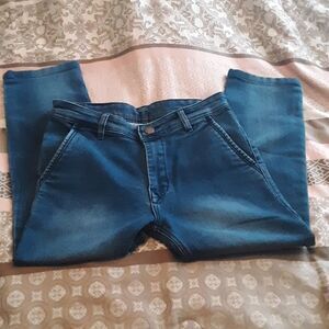 3/$20 Sale Forward Capri jeans